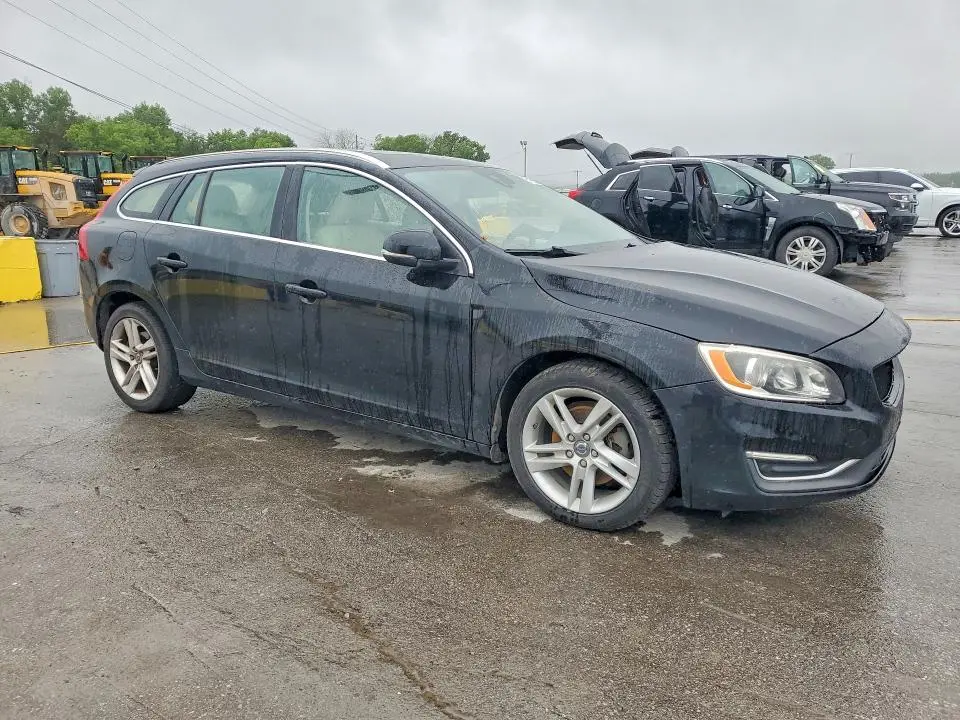 2015 VOLVO V60 PREMIER+  