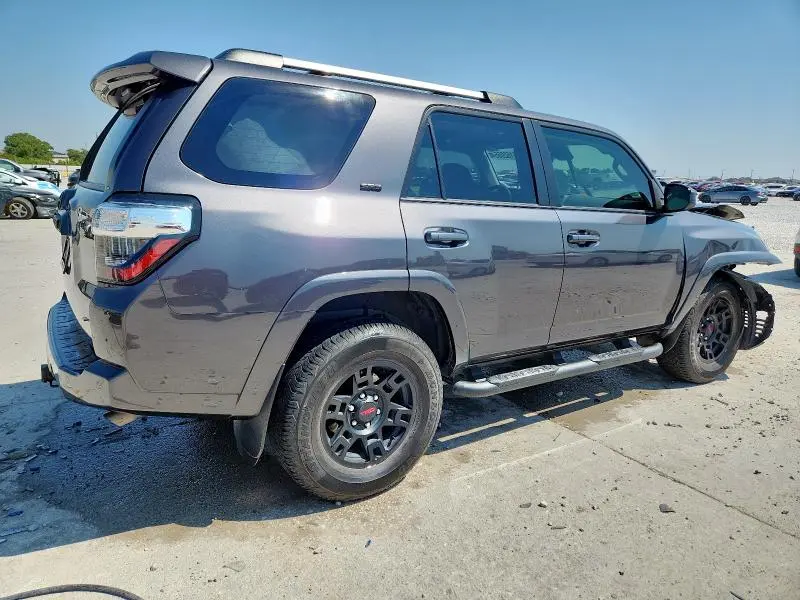 2023 TOYOTA 4RUNNER SR5  