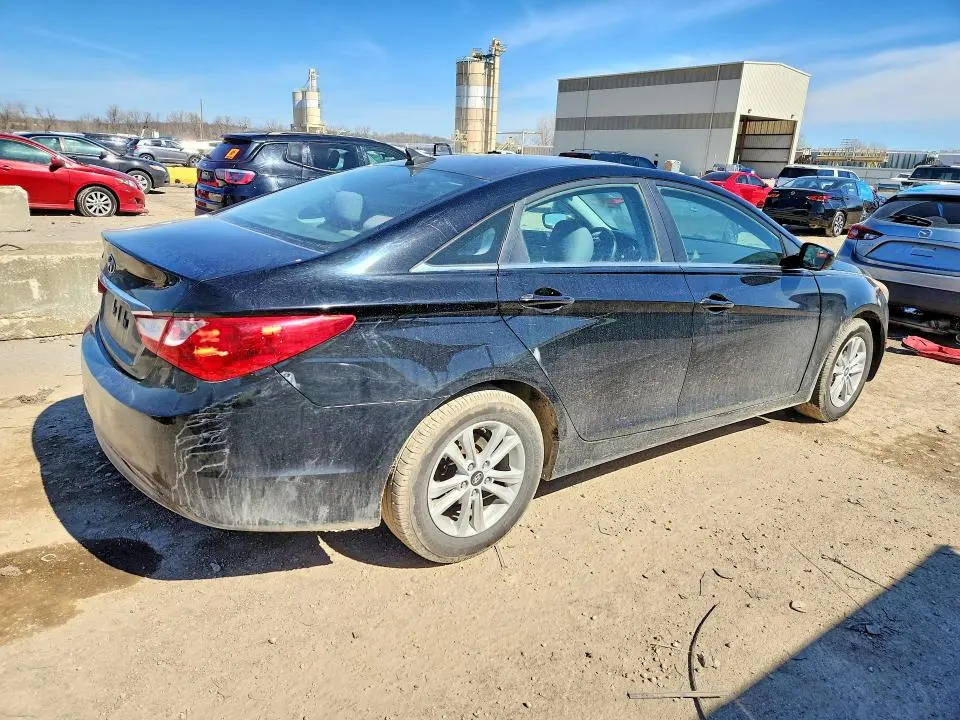 2011 HYUNDAI SONATA GLS  