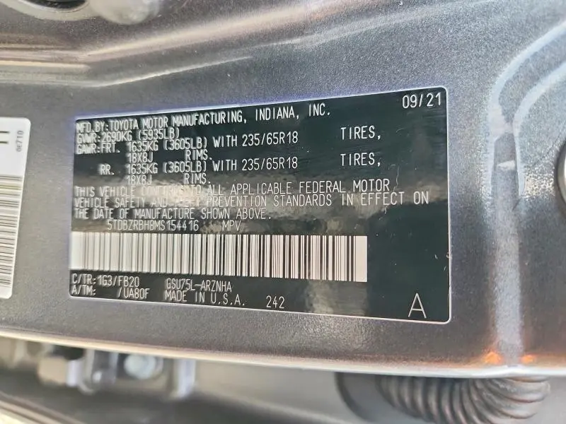 2021 TOYOTA HIGHLANDER LE  