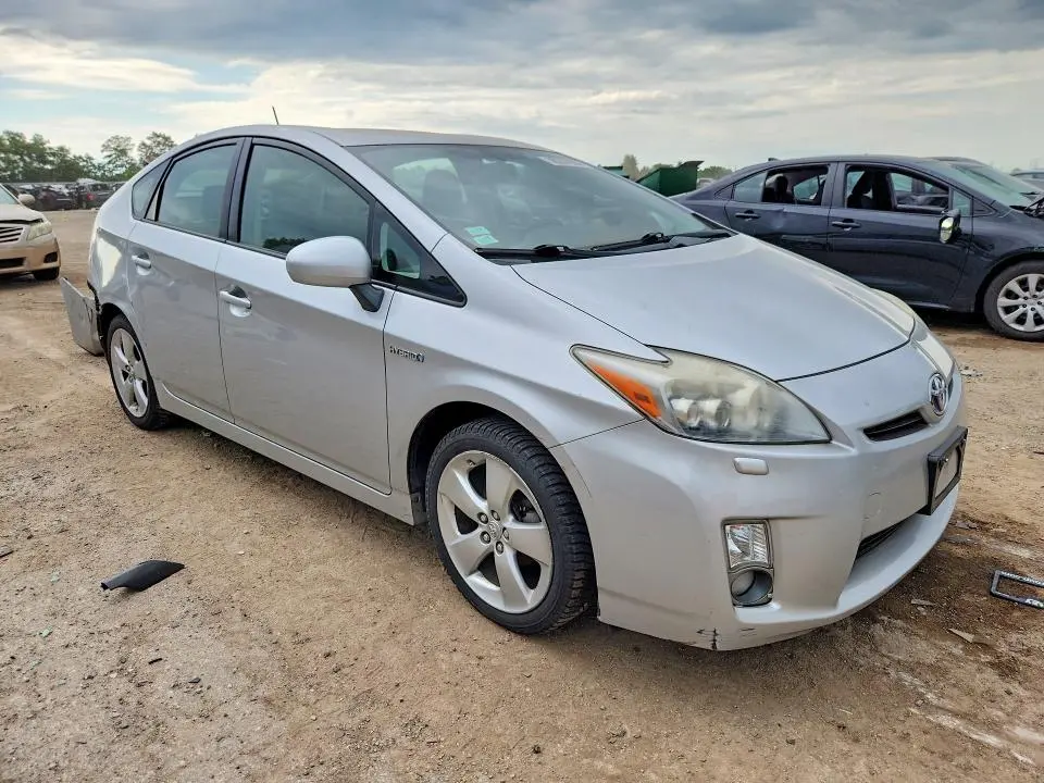 2010 TOYOTA PRIUS V  