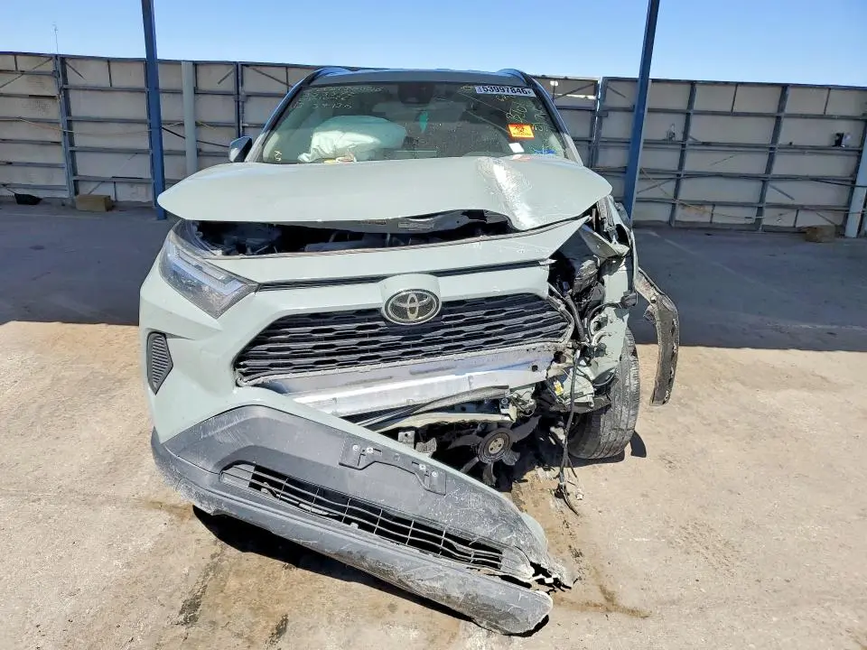 2023 TOYOTA RAV4 XLE  