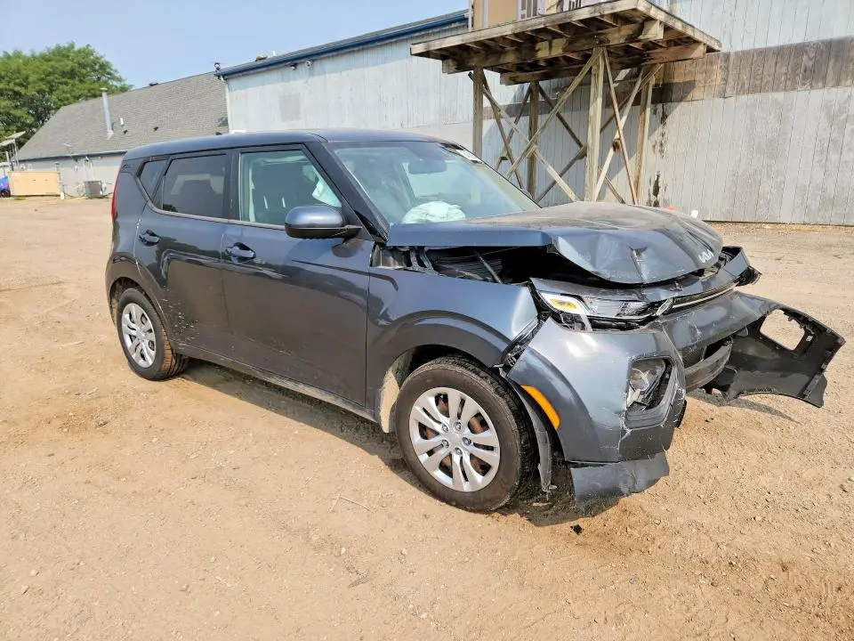2022 KIA SOUL LX  