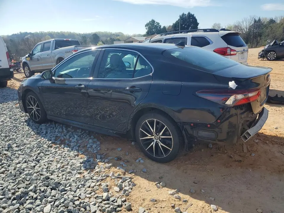 2022 TOYOTA CAMRY SE  