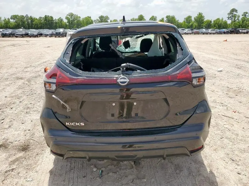 2022 NISSAN KICKS S  