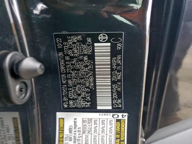 2022 TOYOTA C-HR XLE  