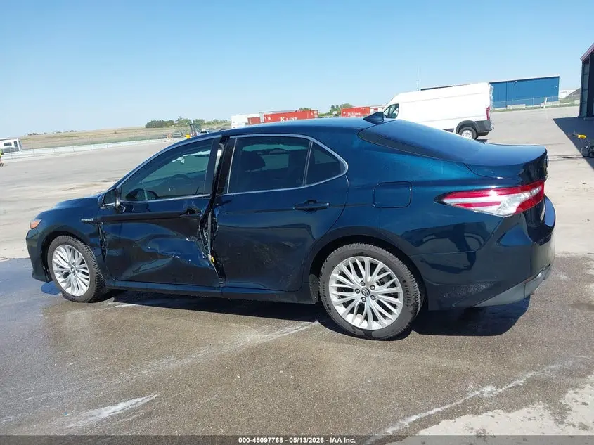 2019 TOYOTA CAMRY HYBRID XLE