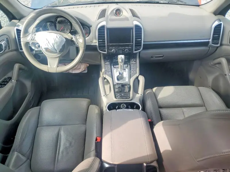 2014 PORSCHE CAYENNE   