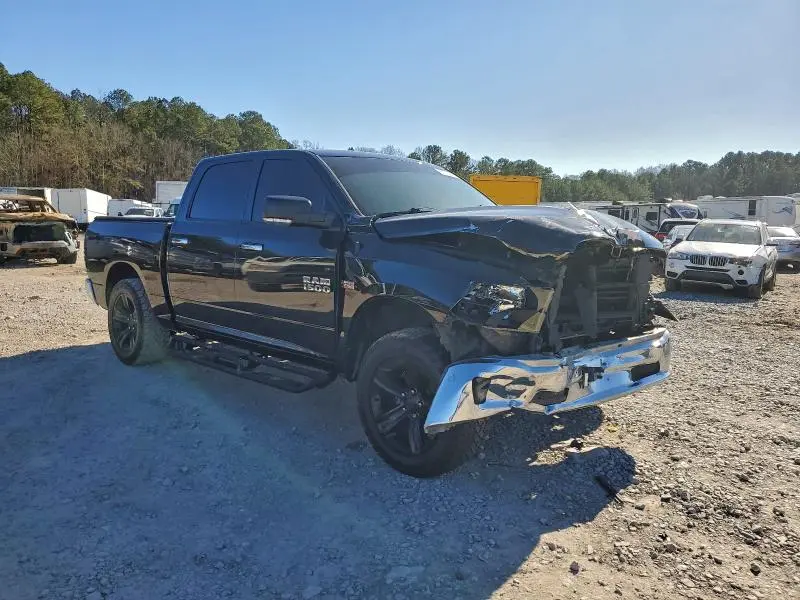 2016 RAM 1500 SLT  