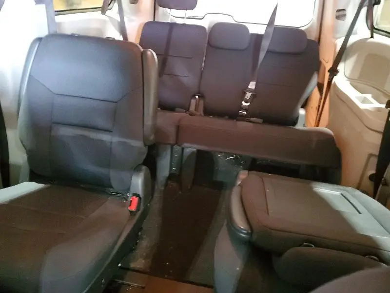 2010 DODGE GRAND CARAVAN SE  