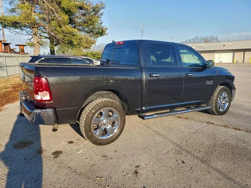 2017 RAM 1500 SLT  