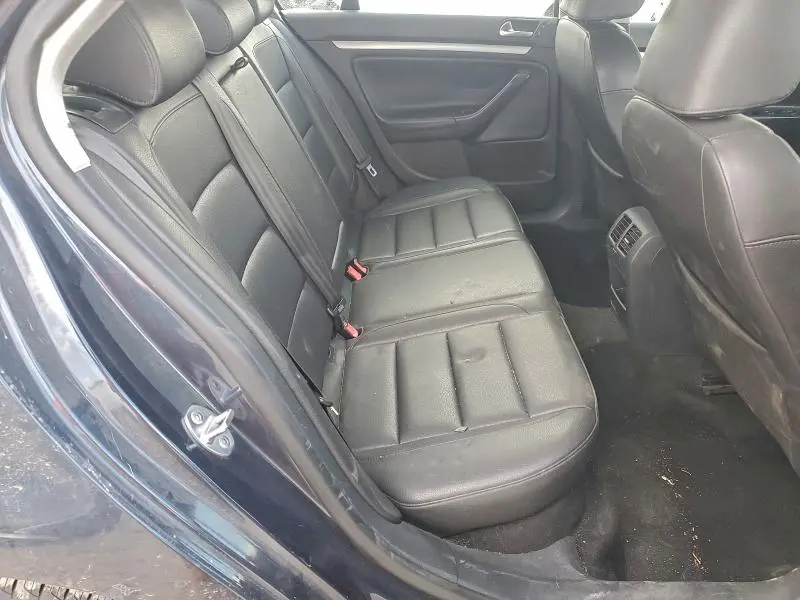 2010 VOLKSWAGEN JETTA LIMITED  