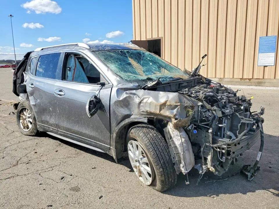 2018 NISSAN ROGUE SV  