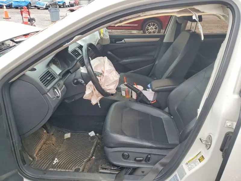 2015 VOLKSWAGEN PASSAT S  