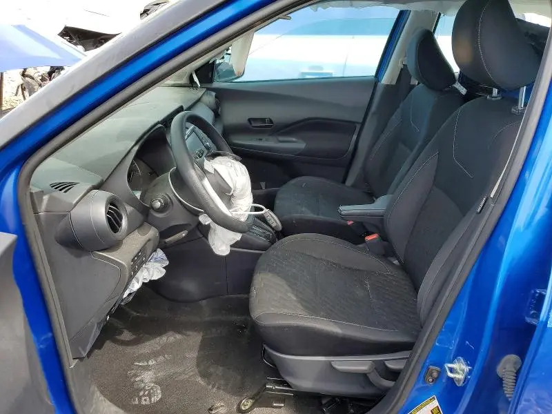 2022 NISSAN KICKS S  