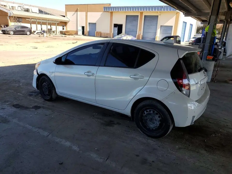 2015 TOYOTA PRIUS C ONE  