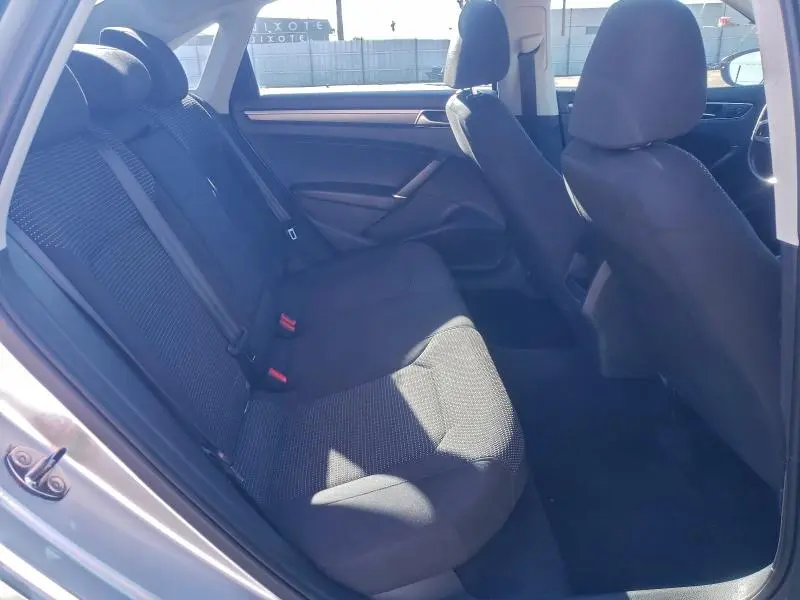 2016 VOLKSWAGEN PASSAT S  