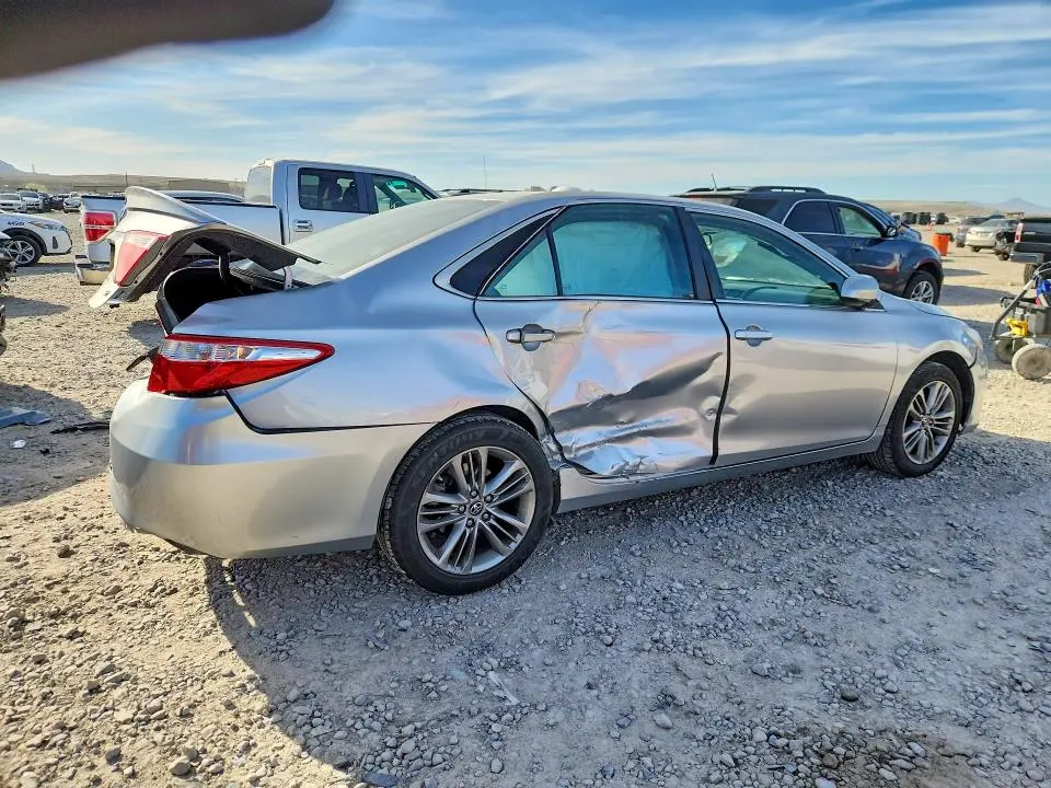 2017 TOYOTA CAMRY SE  