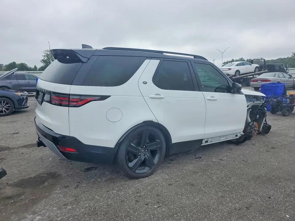 2025 LAND ROVER DISCOVERY METROPOLITAN EDITION  
