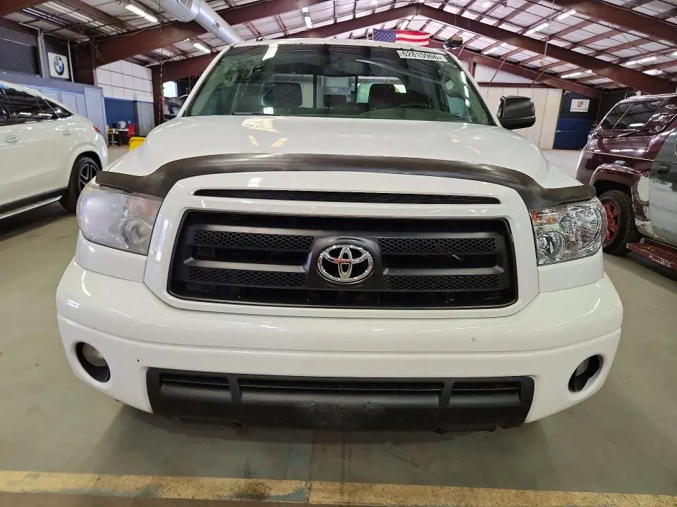 2011 TOYOTA TUNDRA DOUBLE CAB SR5  