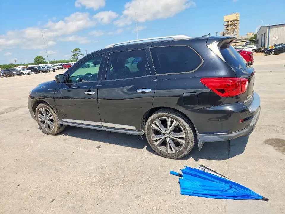 2017 NISSAN PATHFINDER PLATINUM  