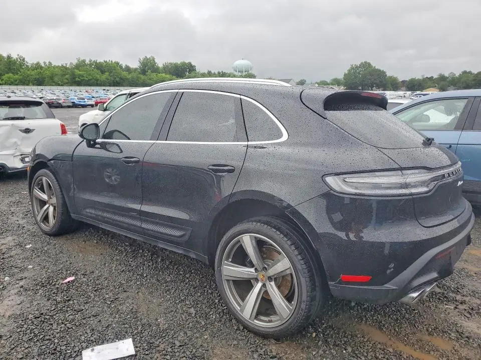2026 PORSCHE MACAN BASE  