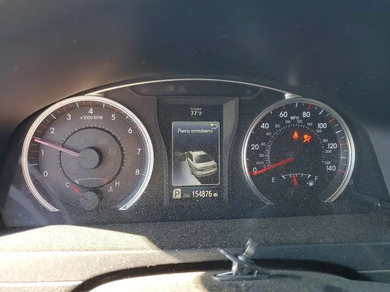 2015 TOYOTA CAMRY SE  