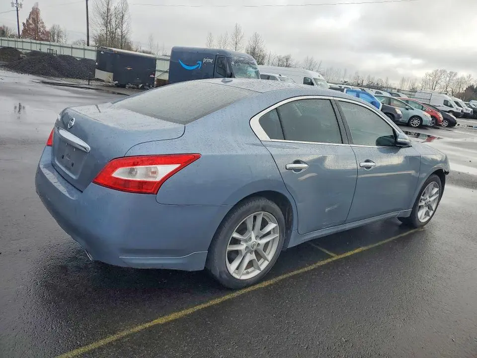 2011 NISSAN MAXIMA S  