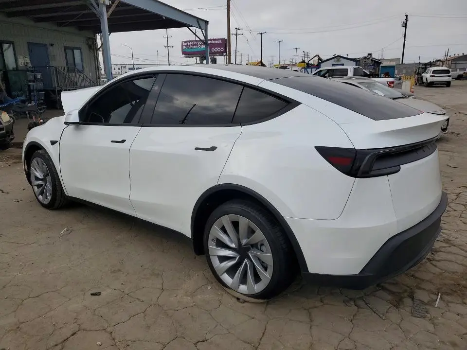 2026 TESLA MODEL Y   