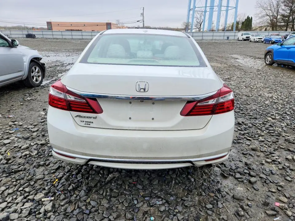 2017 HONDA ACCORD EX  