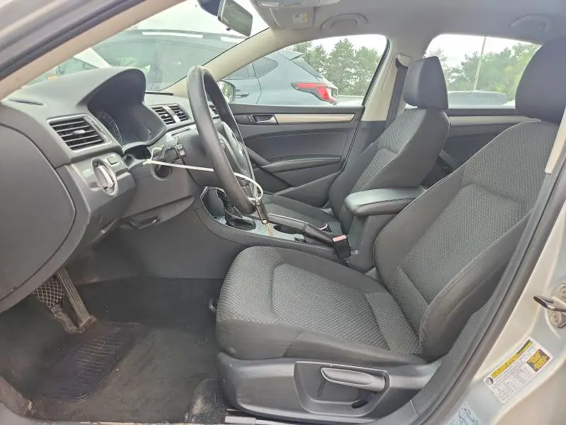 2012 VOLKSWAGEN PASSAT S  