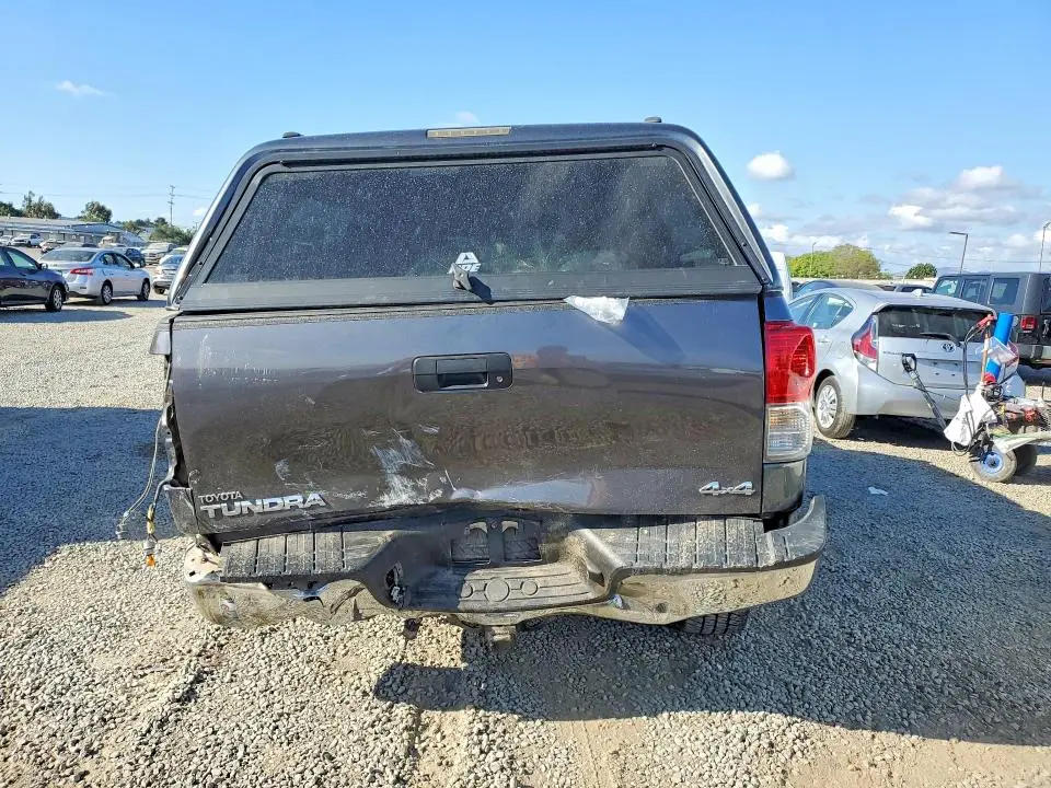 2011 TOYOTA TUNDRA GRADE  