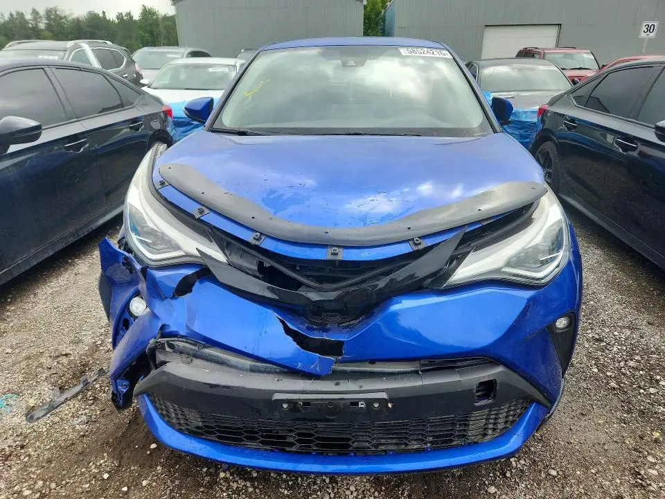 2020 TOYOTA C-HR LE  