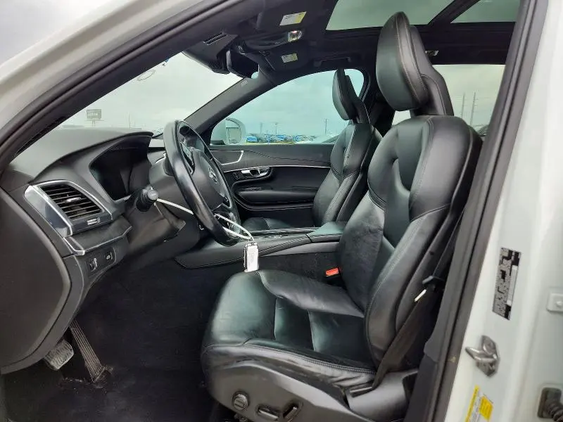 2020 VOLVO XC90 T5 MOMENTUM  
