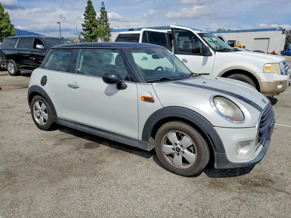 2016 MINI COOPER   