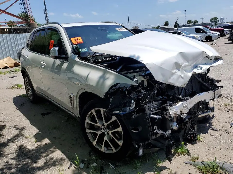 2025 BMW X5 XDRIVE50E  