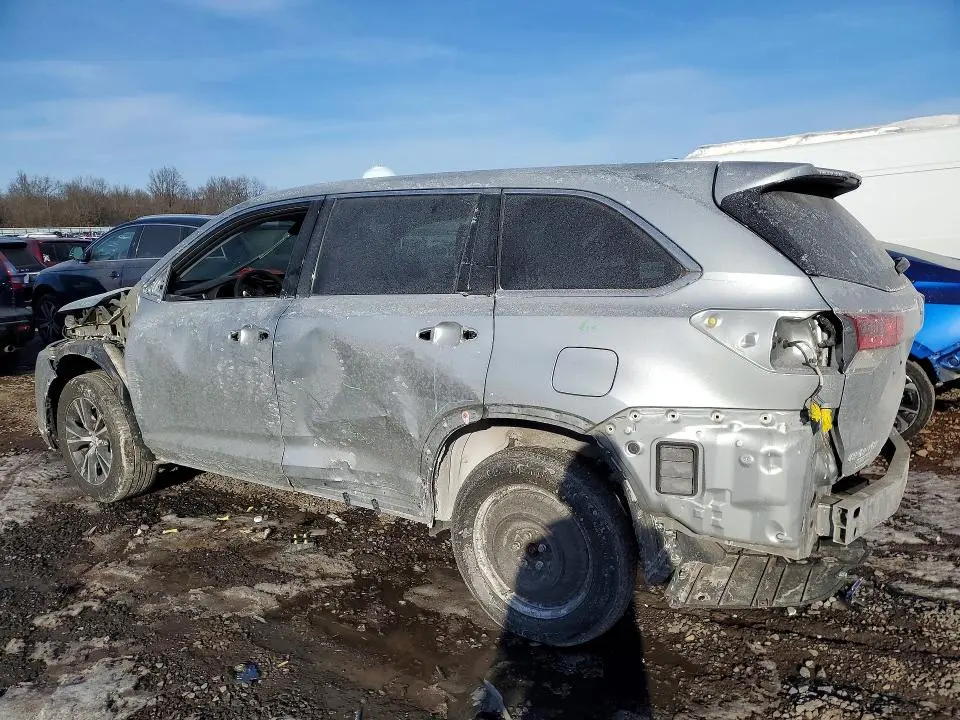 2018 TOYOTA HIGHLANDER LE  