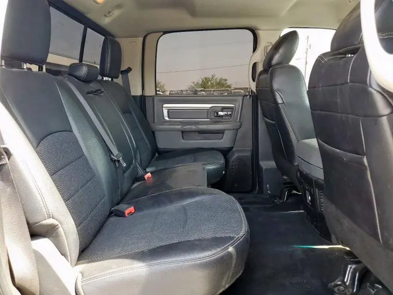 2018 RAM 1500 SLT  
