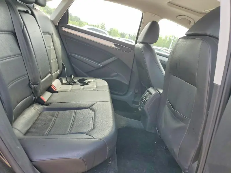 2019 VOLKSWAGEN PASSAT WOLFSBURG  