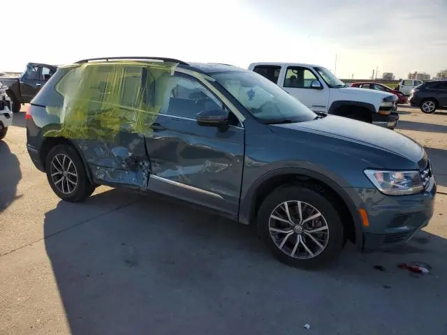 2020 VOLKSWAGEN TIGUAN SE  