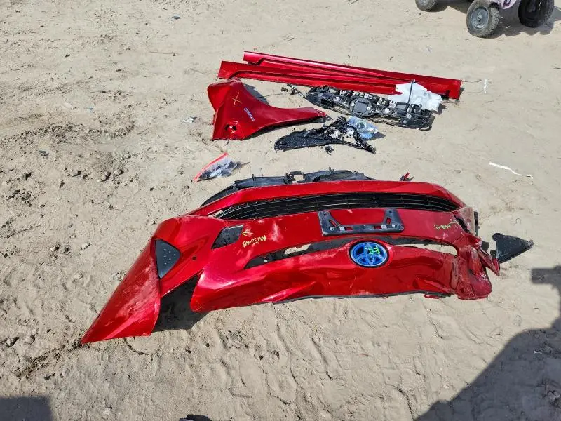 2018 TOYOTA PRIUS THREE  