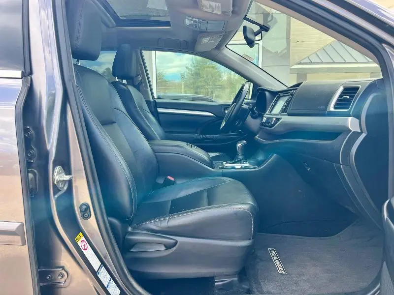 2014 TOYOTA HIGHLANDER XLE  