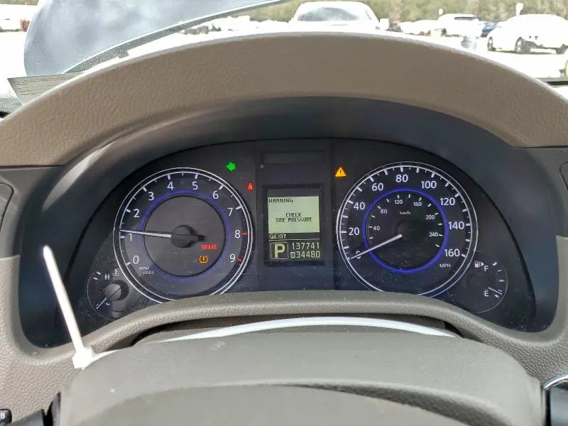2011 INFINITI G37   