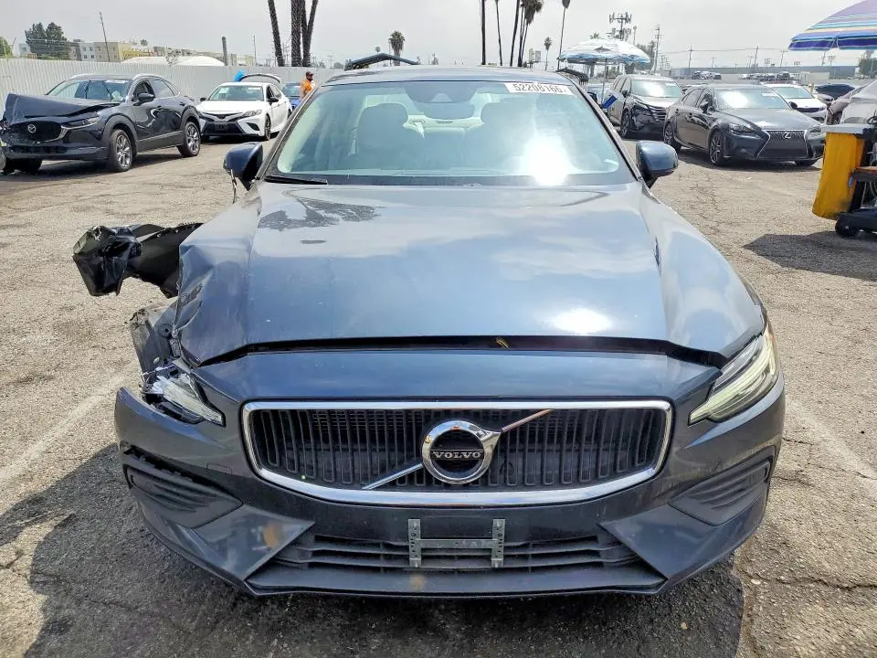 2020 VOLVO S60 T5 MOMENTUM  