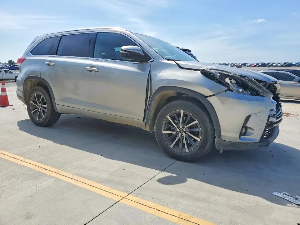 2018 TOYOTA HIGHLANDER XLE  