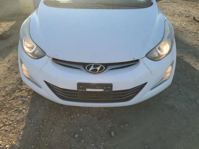 2014 HYUNDAI ELANTRA SE  