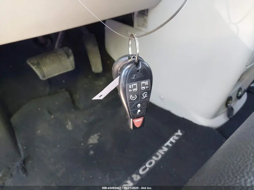 2015 CHRYSLER TOWN & COUNTRY TOURING