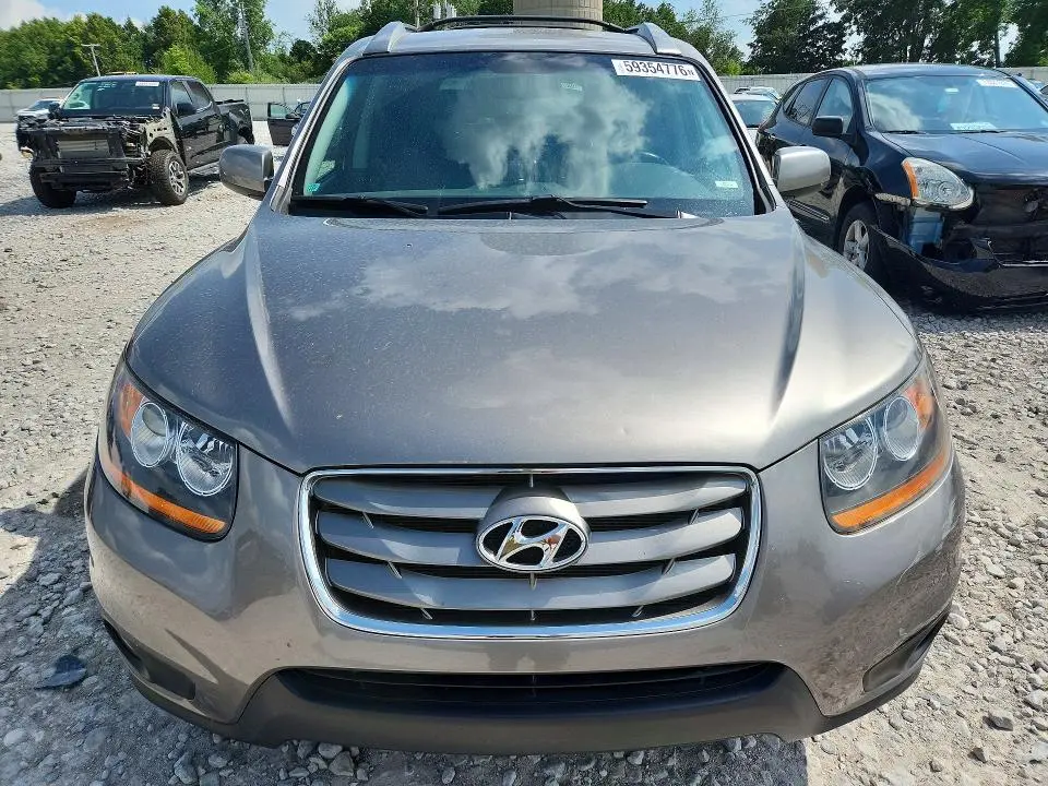2011 HYUNDAI SANTA FE SE  