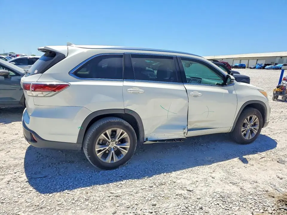 2015 TOYOTA HIGHLANDER XLE  