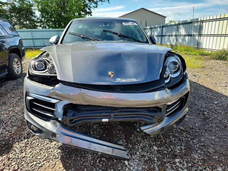 2017 PORSCHE CAYENNE   